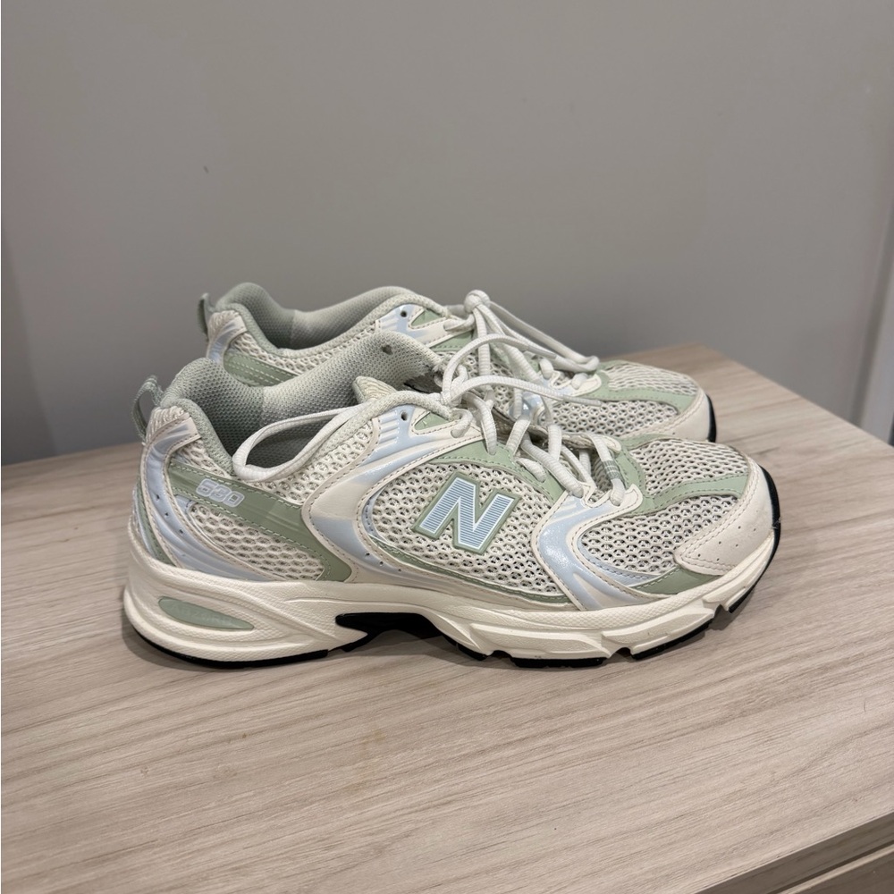 New Balance 530 sneakers